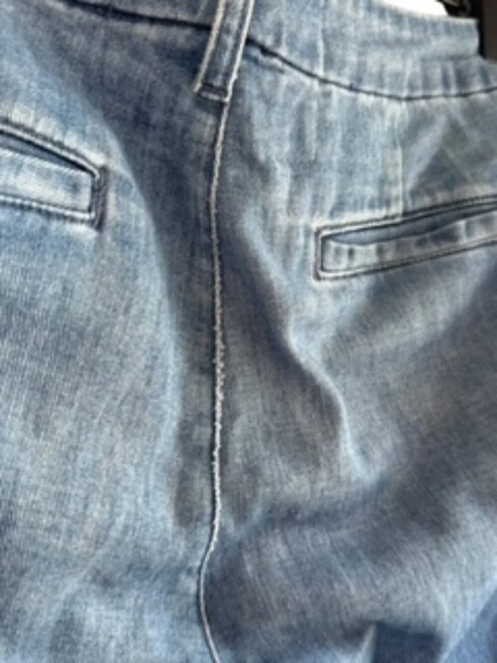 Frank & Eileen Westport Wide Leg Jeans Size 8 Westport 1968 Light Wash Denim
